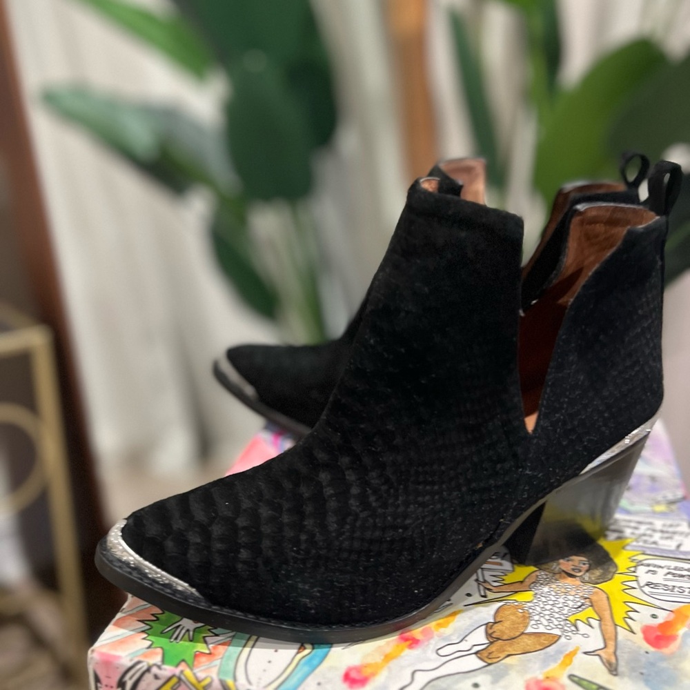 Jeffrey Campbell suede bootie